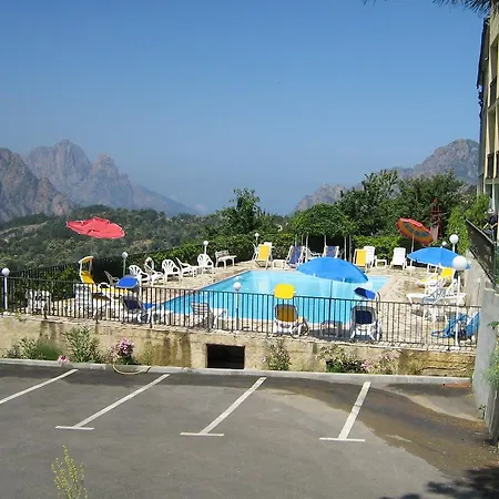 Ξενοδοχείο Aitone 2*