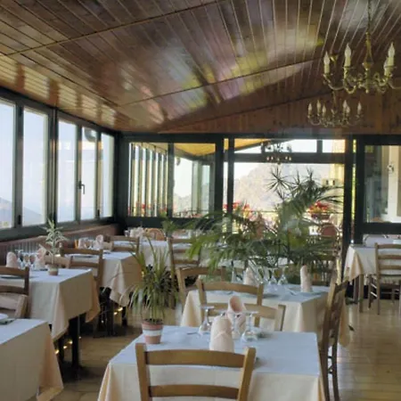 Aitone Hotel 2*